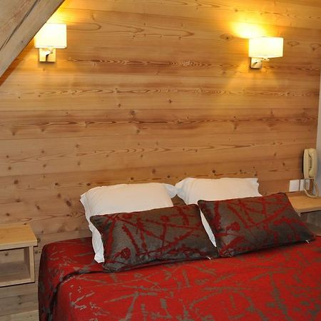 Hotel Et Appart'Hotel De L'Hermitage Thones Bagian luar foto