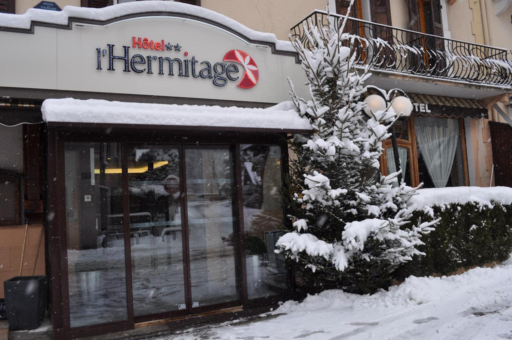 Hotel Et Appart'Hotel De L'Hermitage Thones Bagian luar foto