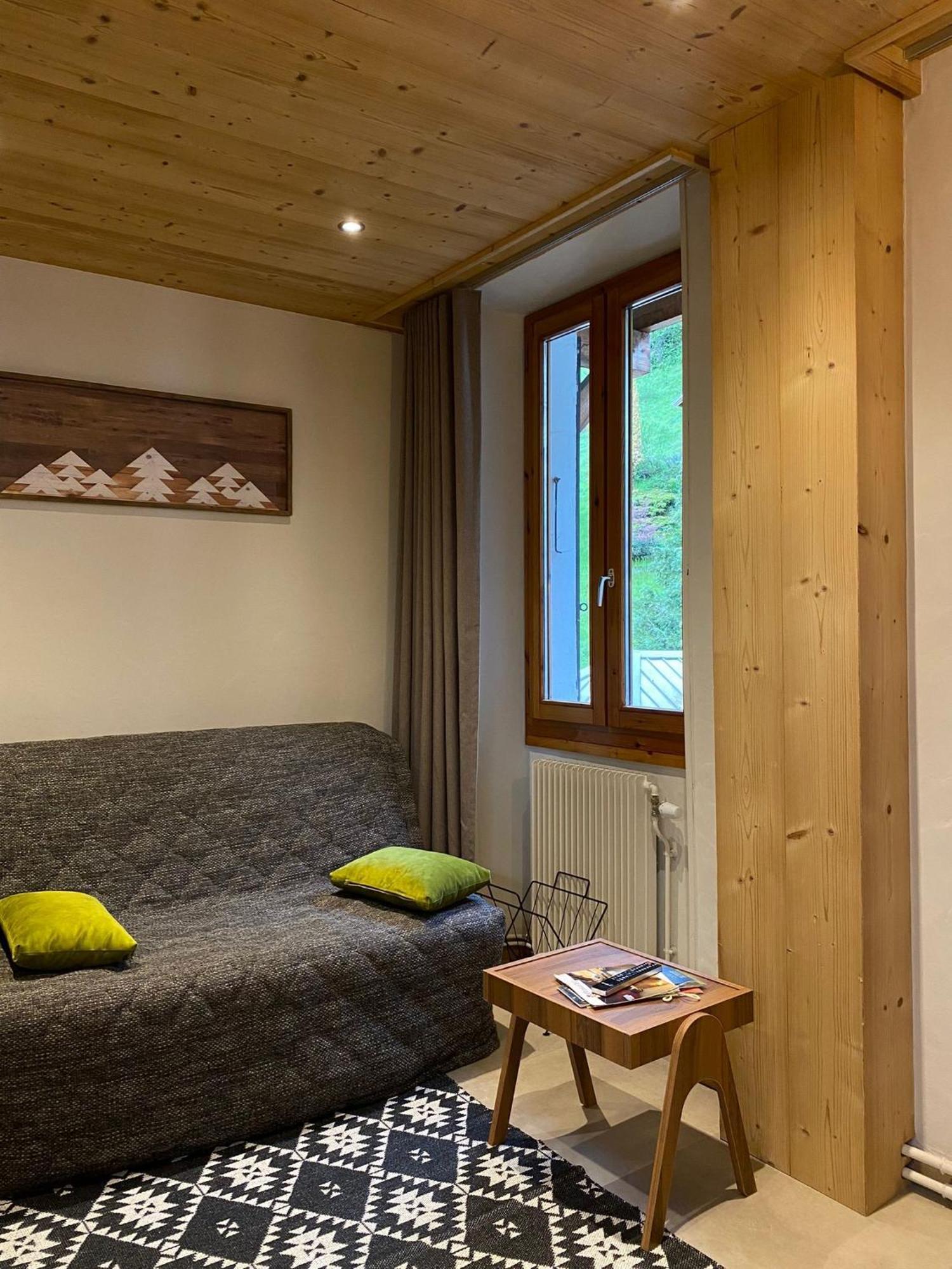 Hotel Et Appart'Hotel De L'Hermitage Thones Bagian luar foto