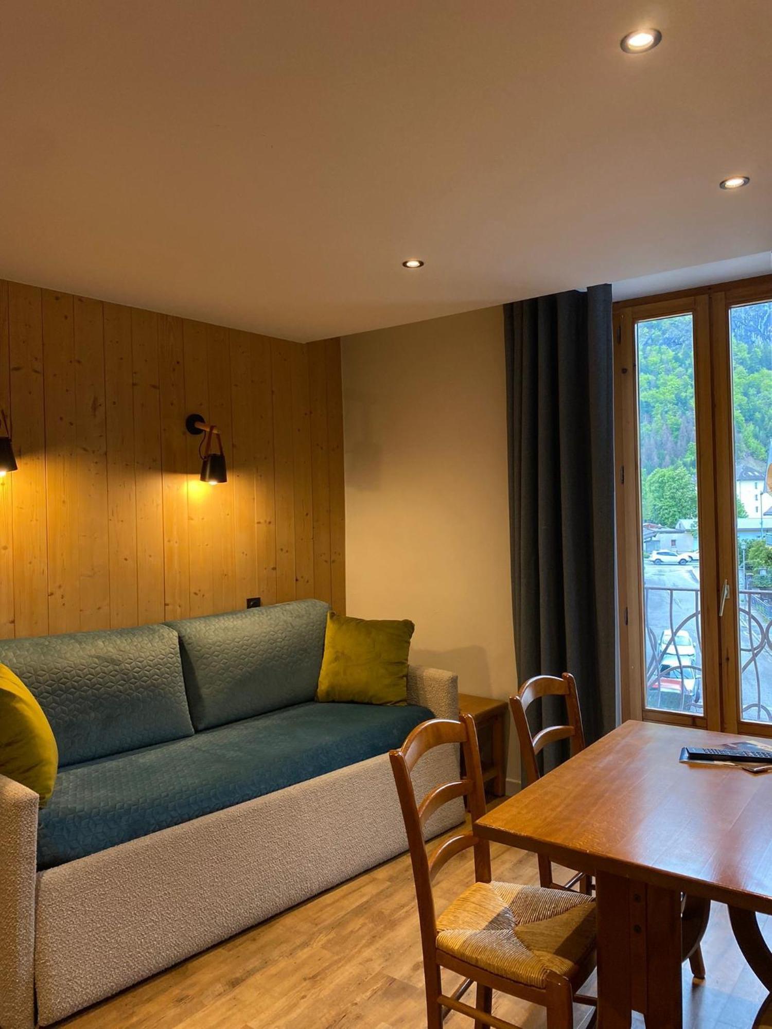 Hotel Et Appart'Hotel De L'Hermitage Thones Bagian luar foto