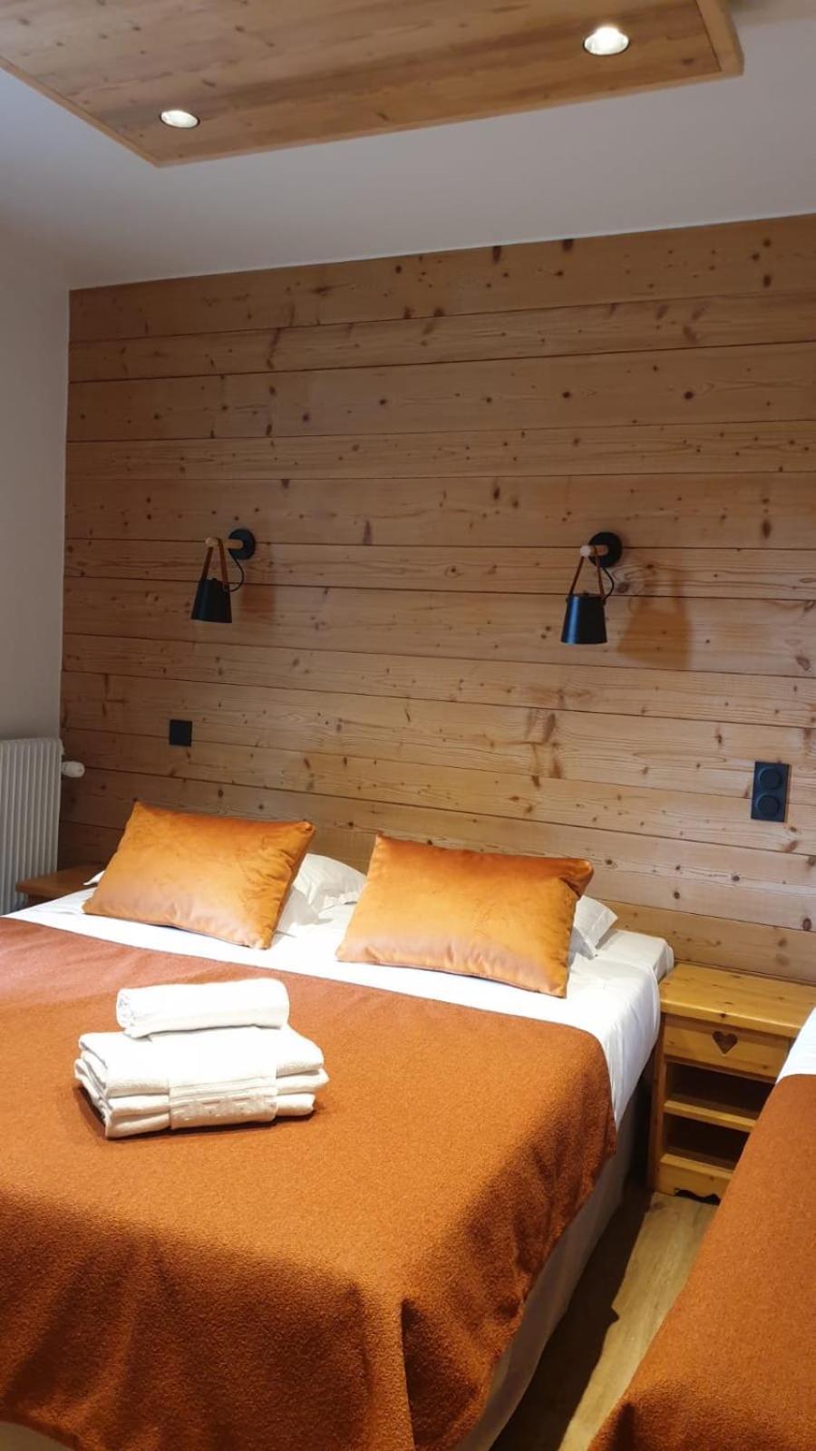 Hotel Et Appart'Hotel De L'Hermitage Thones Bagian luar foto