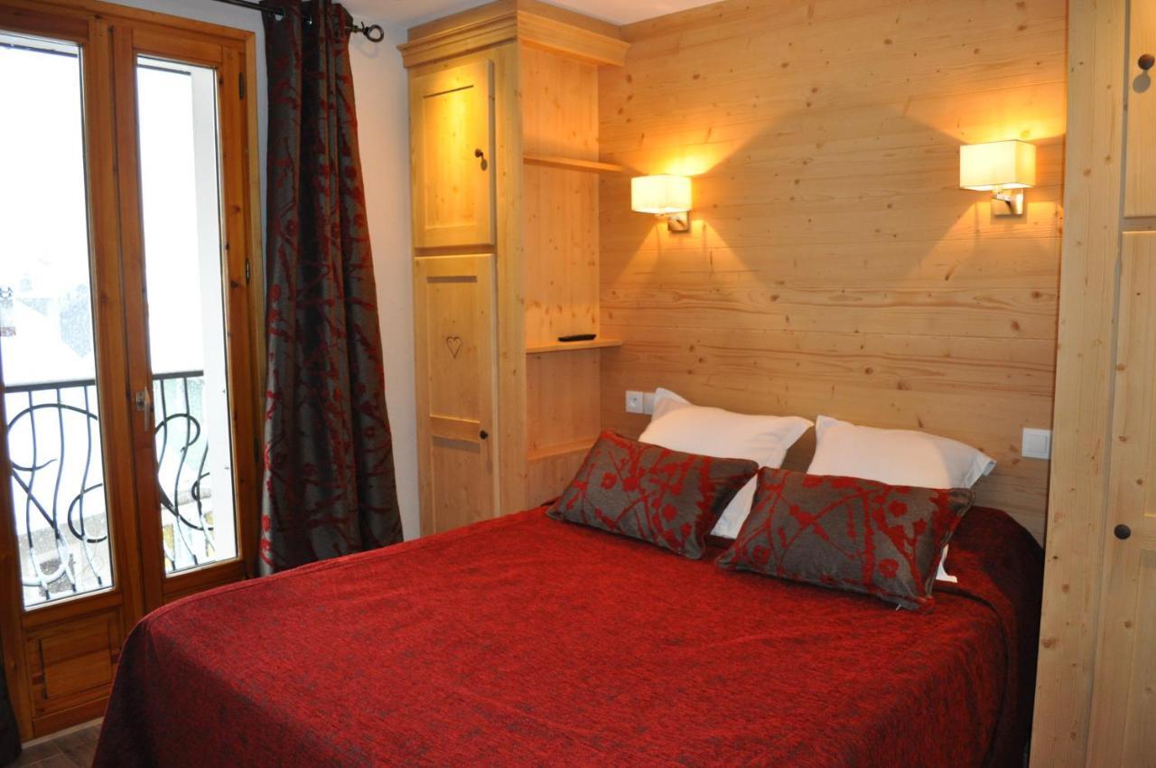 Hotel Et Appart'Hotel De L'Hermitage Thones Ruang foto